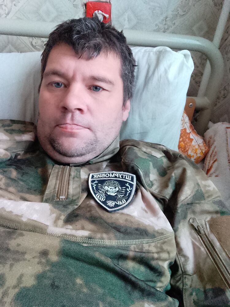  48135059  Ruslan, 40 ,    