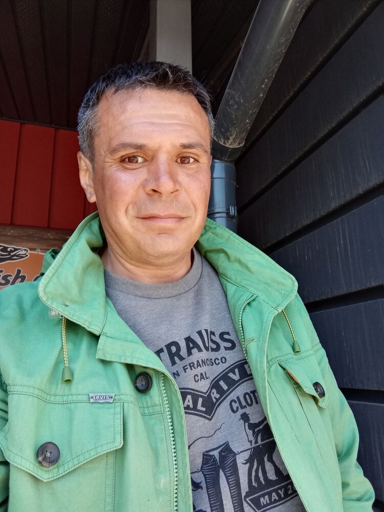  ,   Stas, 53 ,   ,   