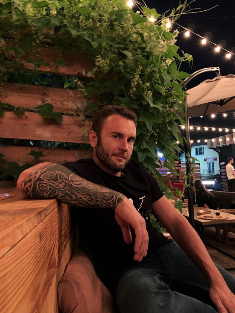 ,   Anton, 39 ,   ,   , c , 
