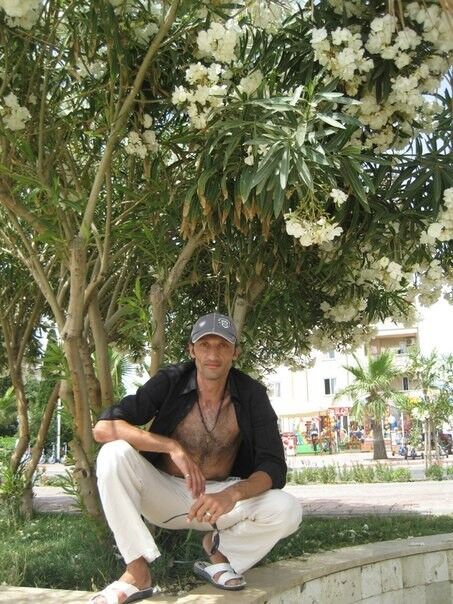  ,   Paata, 48 ,   