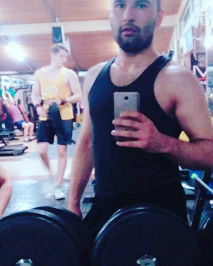  26481659  Kamil, 33 ,    