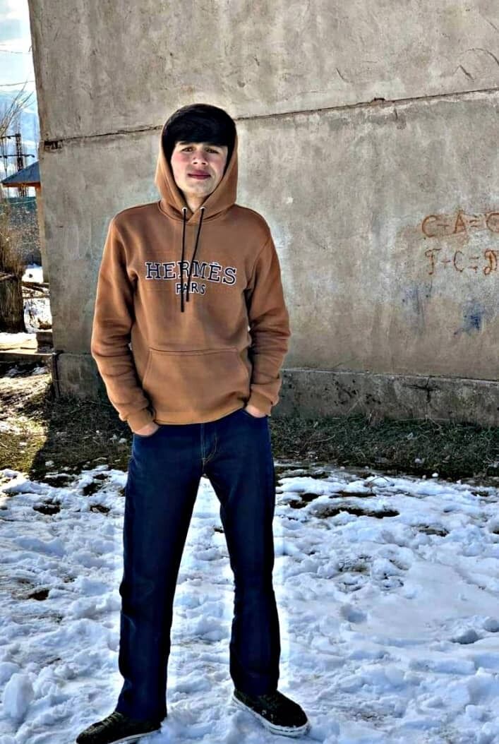  53920389  MAGAJON, 18 ,    