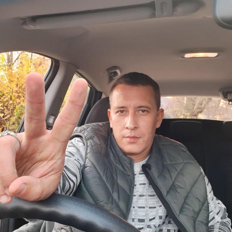  18230699  Sergei, 48 ,    -