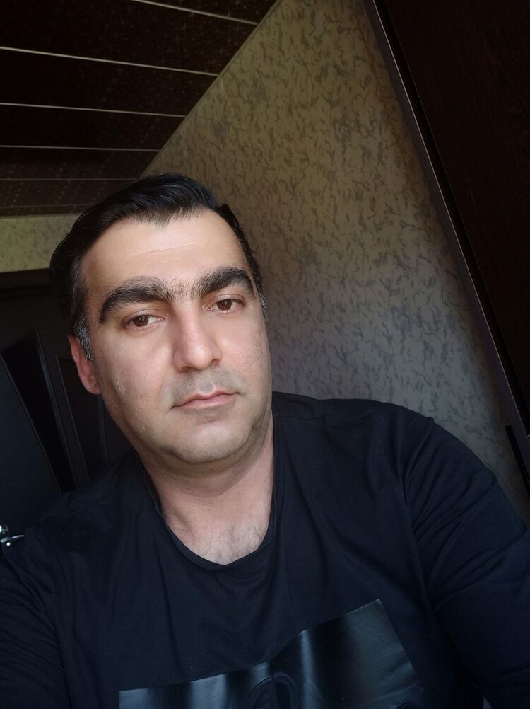  ,   ELi NOVRUZOV, 44 ,     , c 