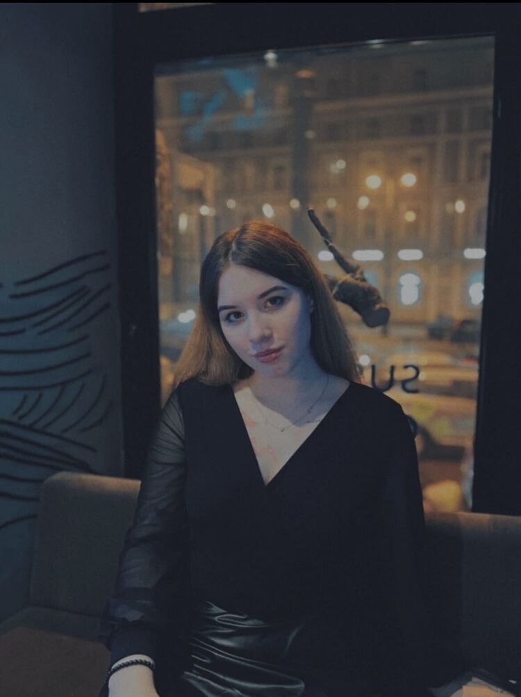  33142129  Ksenia, 22 ,    -
