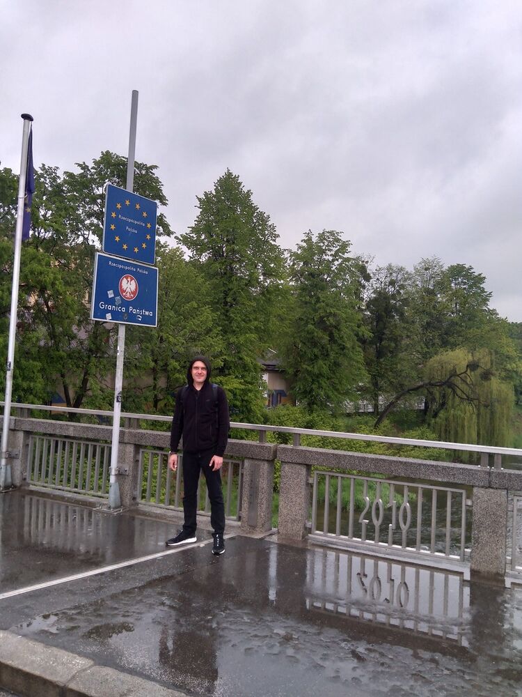  ,   Denis, 35 ,   ,   , c 