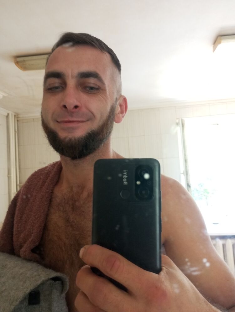  46933549  , 34 ,    