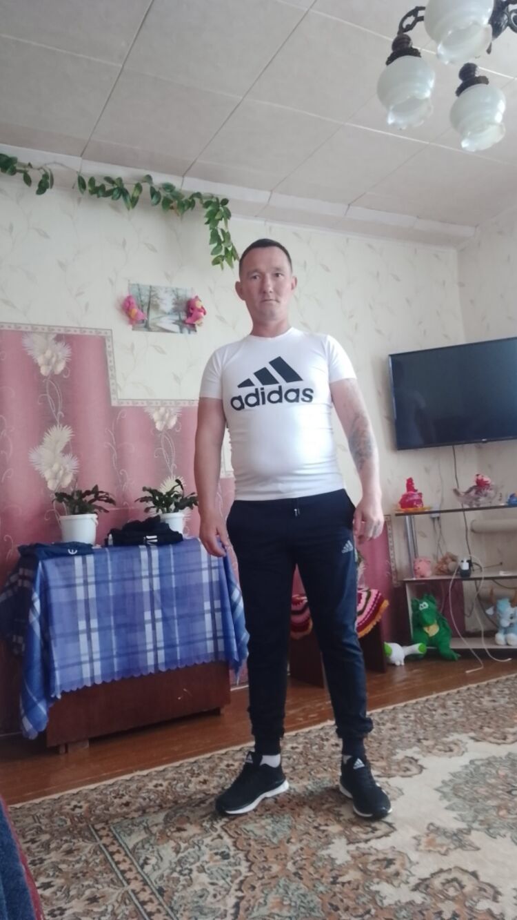  ,   Andrey, 44 ,   c 