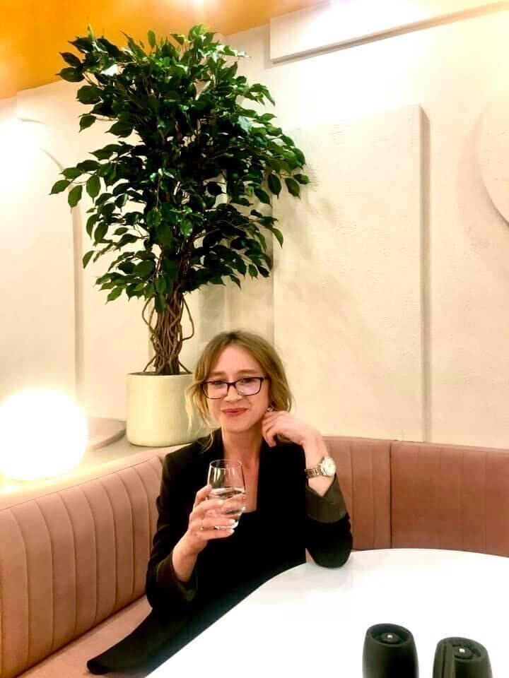  40203909  Sofia, 35 ,    