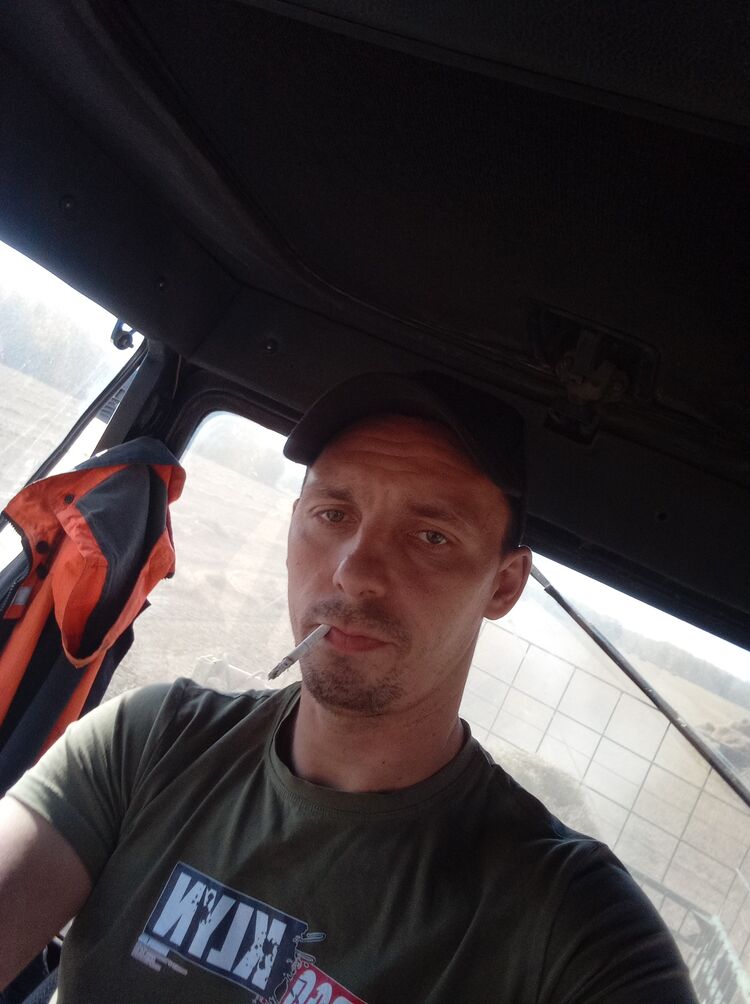  41893339  Slava, 31 ,    