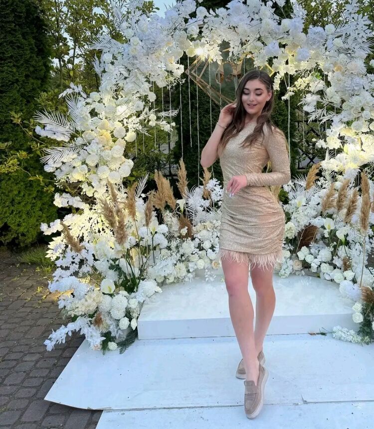  ,   Anya, 20 ,   ,   