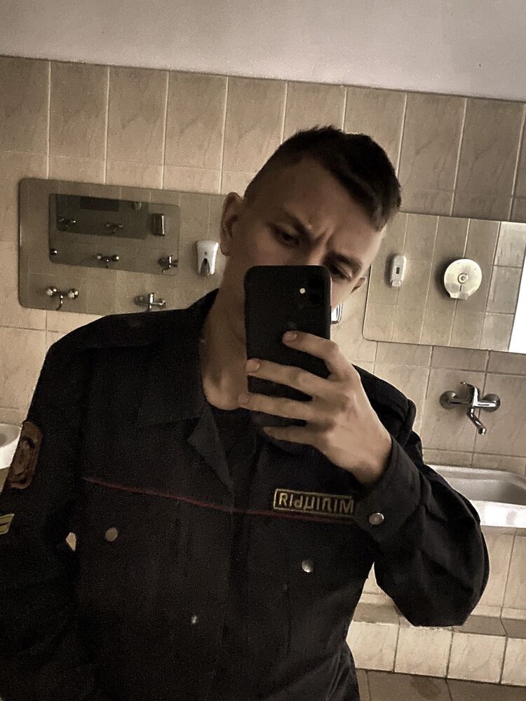  ,   Vladislav, 21 ,   ,   
