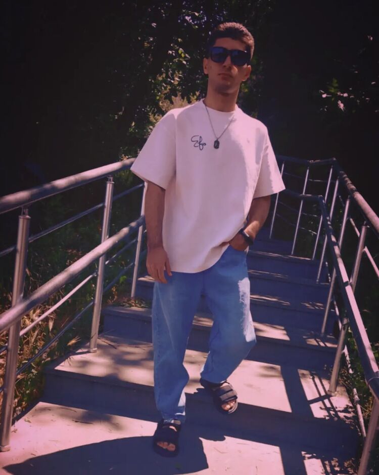  ,   Eduard, 19 ,   ,   