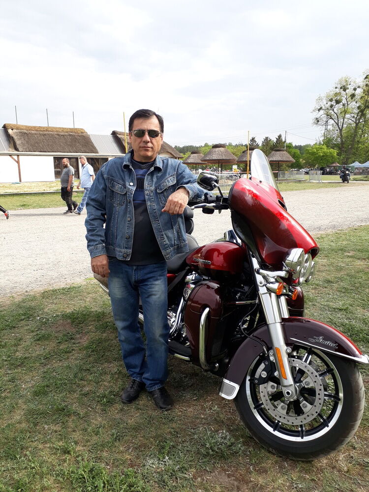  22205049  Ivan, 57 ,    
