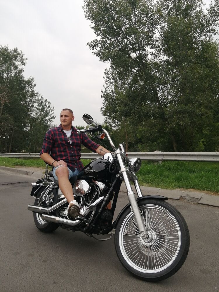  53041599  Stanislav, 40 ,    