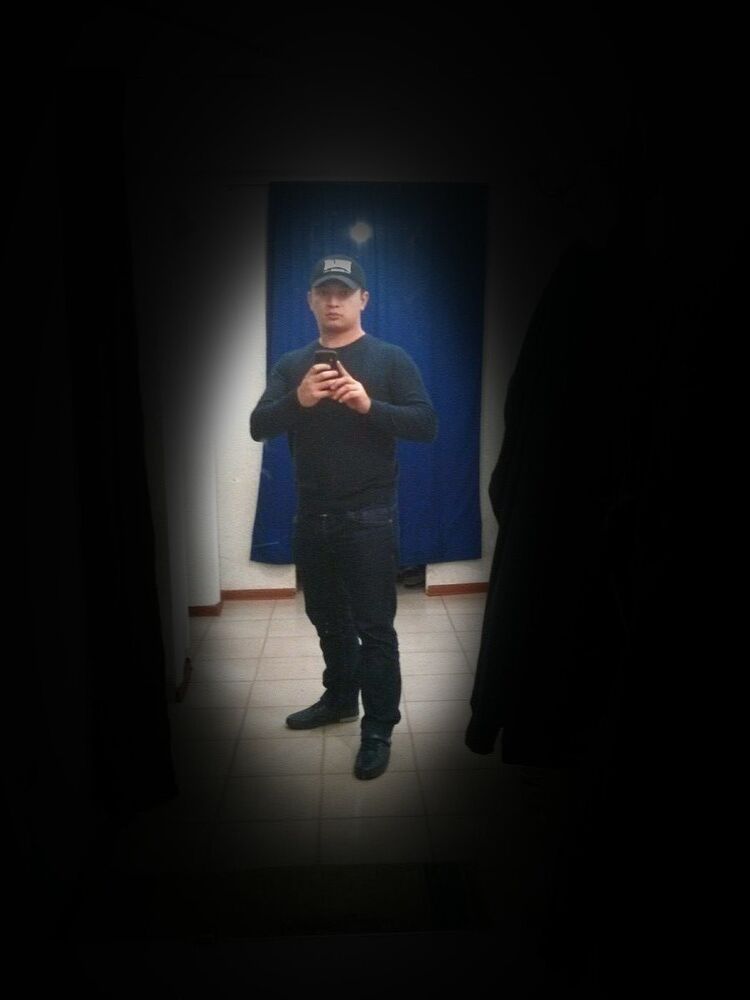  5203449  Azam123, 37 ,    