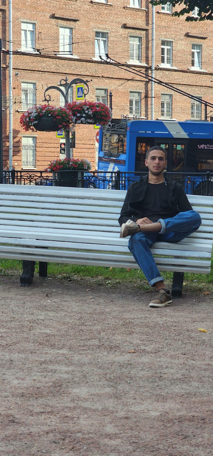  53060989  Zik, 21 ,    -
