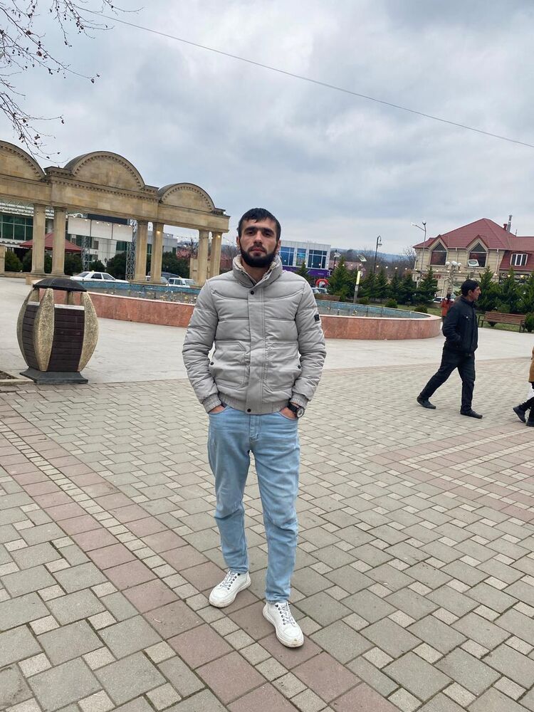  40686019  Yahya, 29 ,    