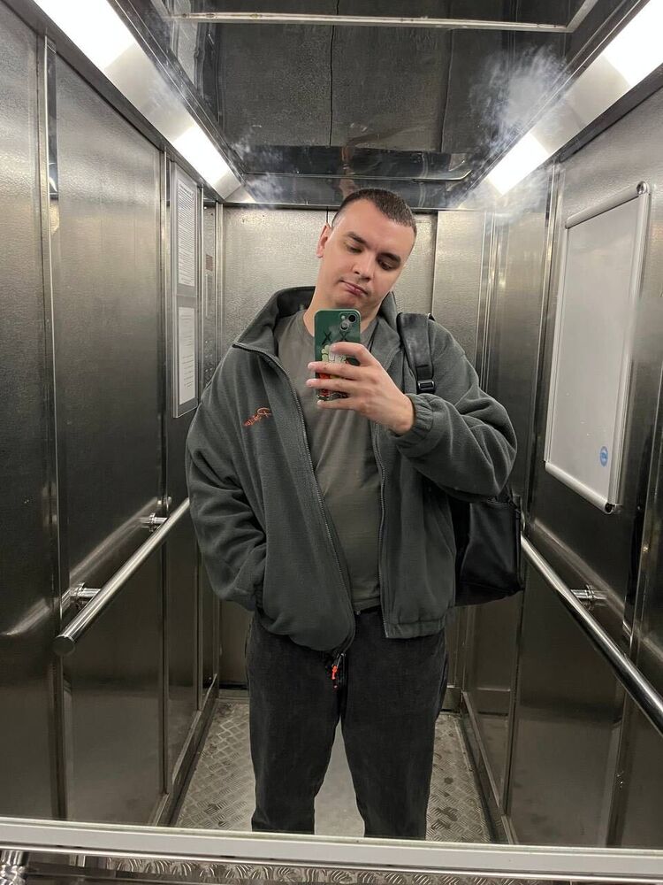  34578999  Vladislav, 26 ,    