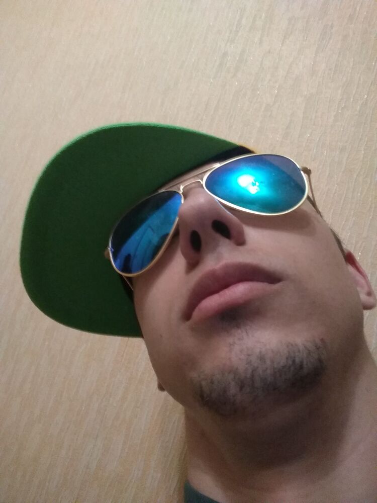  44036829  , 26 ,    -