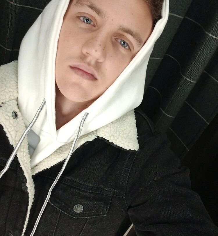  48517969  , 27 ,    -