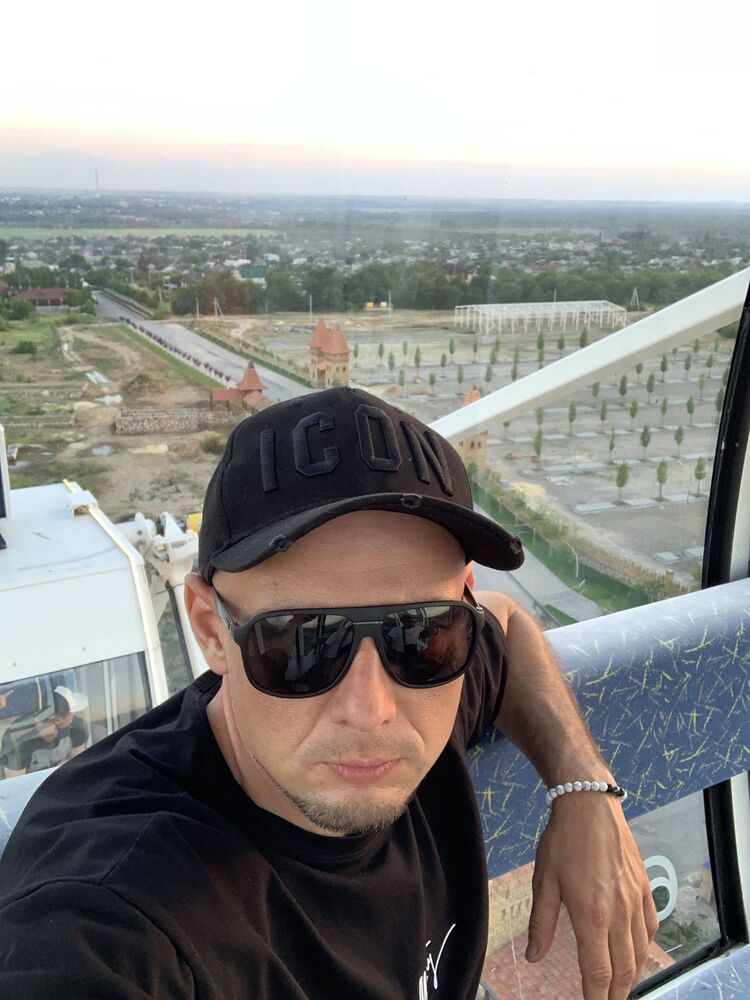  -,   ARTEM, 34 ,     , c 