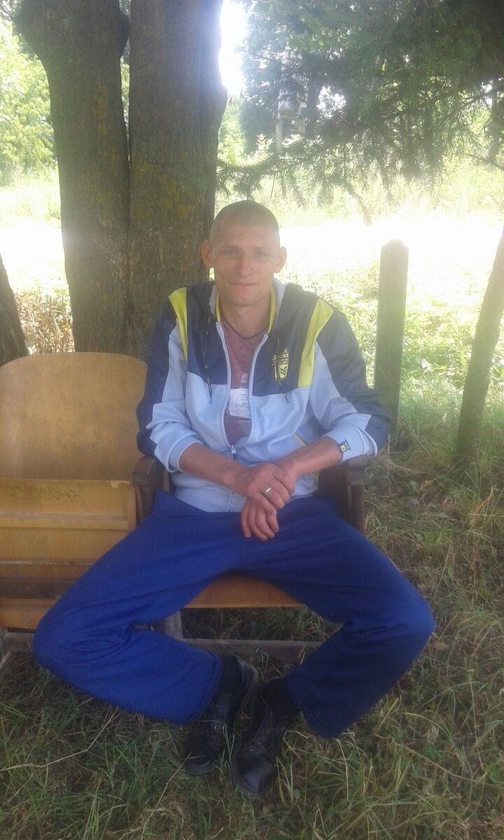  18784019  Sergej, 33 ,    