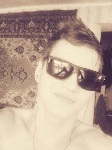  6874519  Vlad, 27 ,    