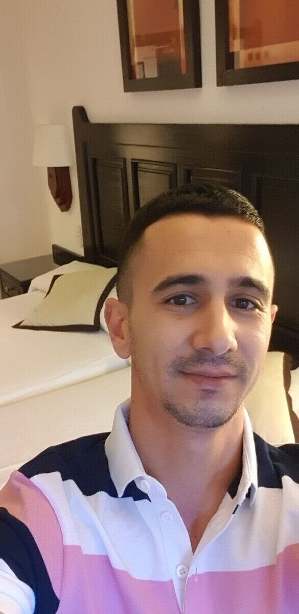  20988759  Nikolay, 35 ,    
