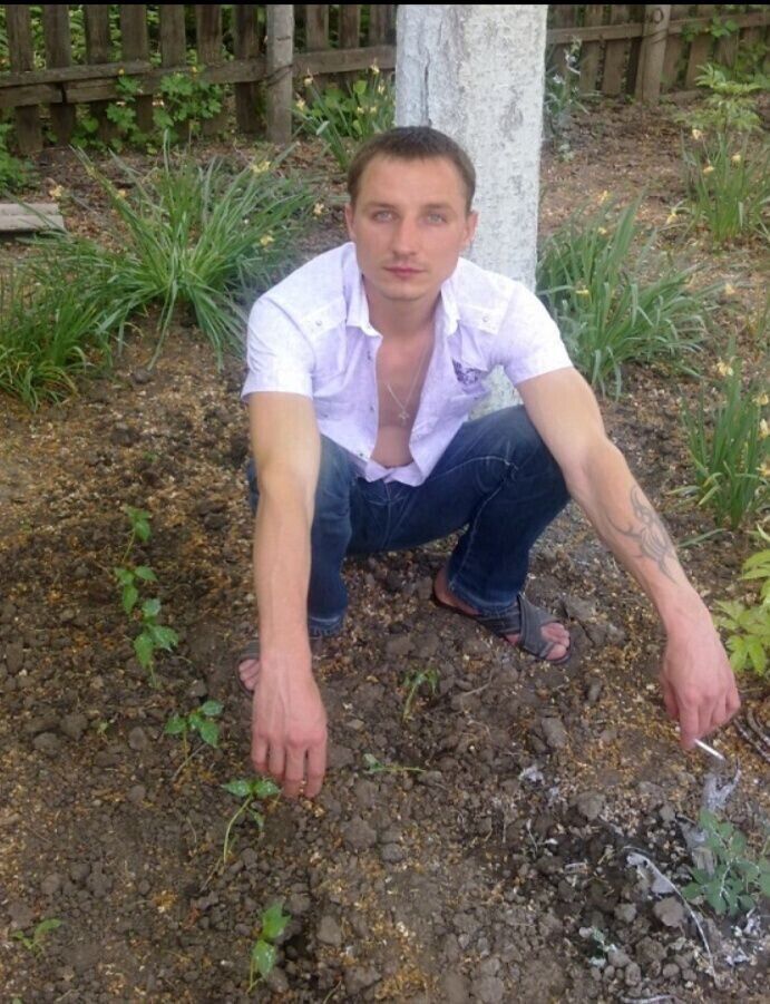  41748949  Dima, 41 ,    