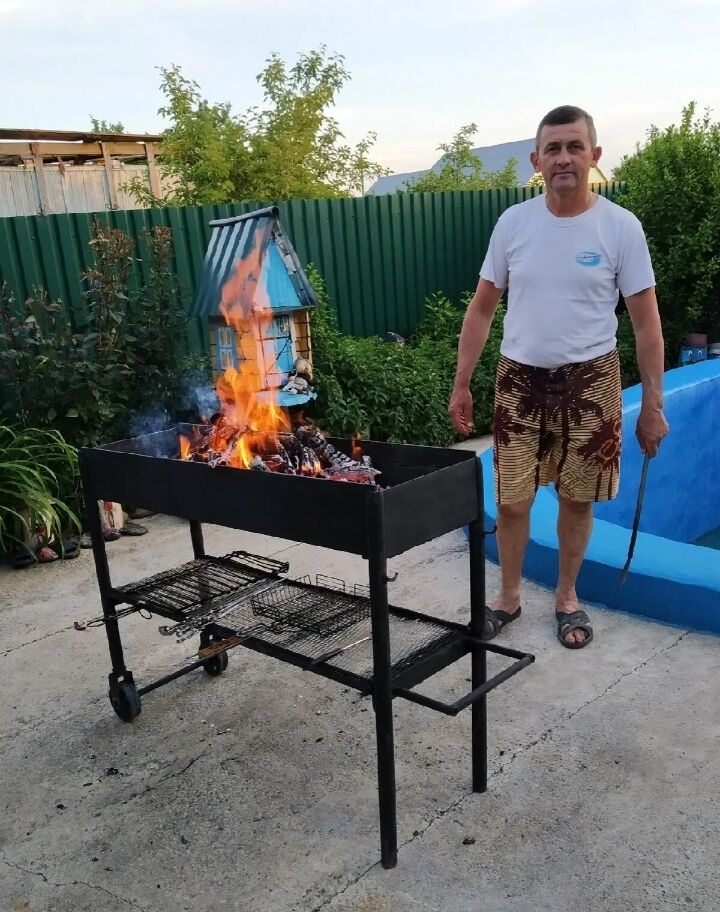  ,   Anatoly, 61 ,   c 