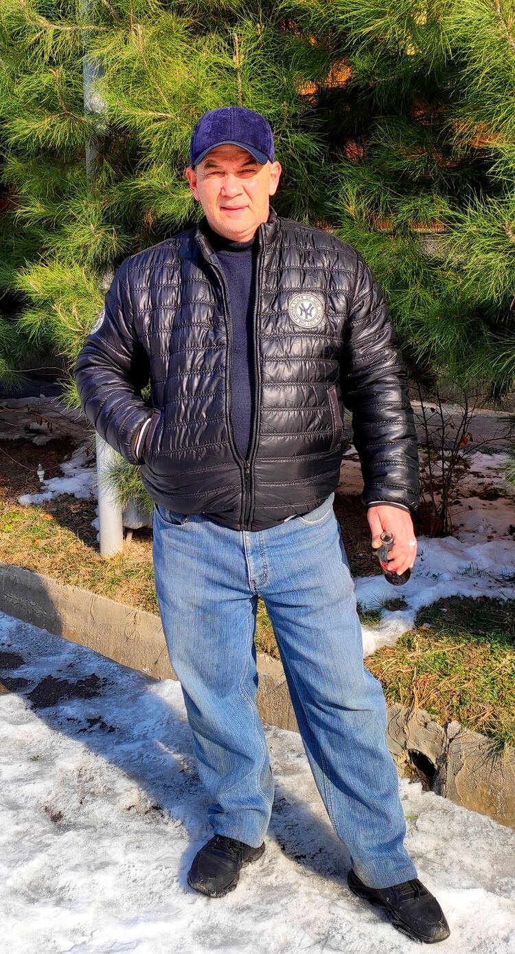 33014869  Ruslan, 50 ,    
