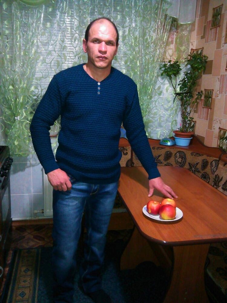  ,   Viktor, 44 ,   ,   , c 