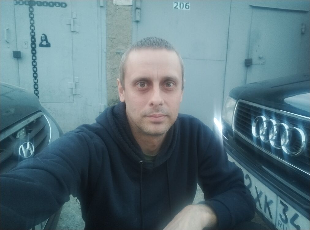  42499019  , 37 ,    
