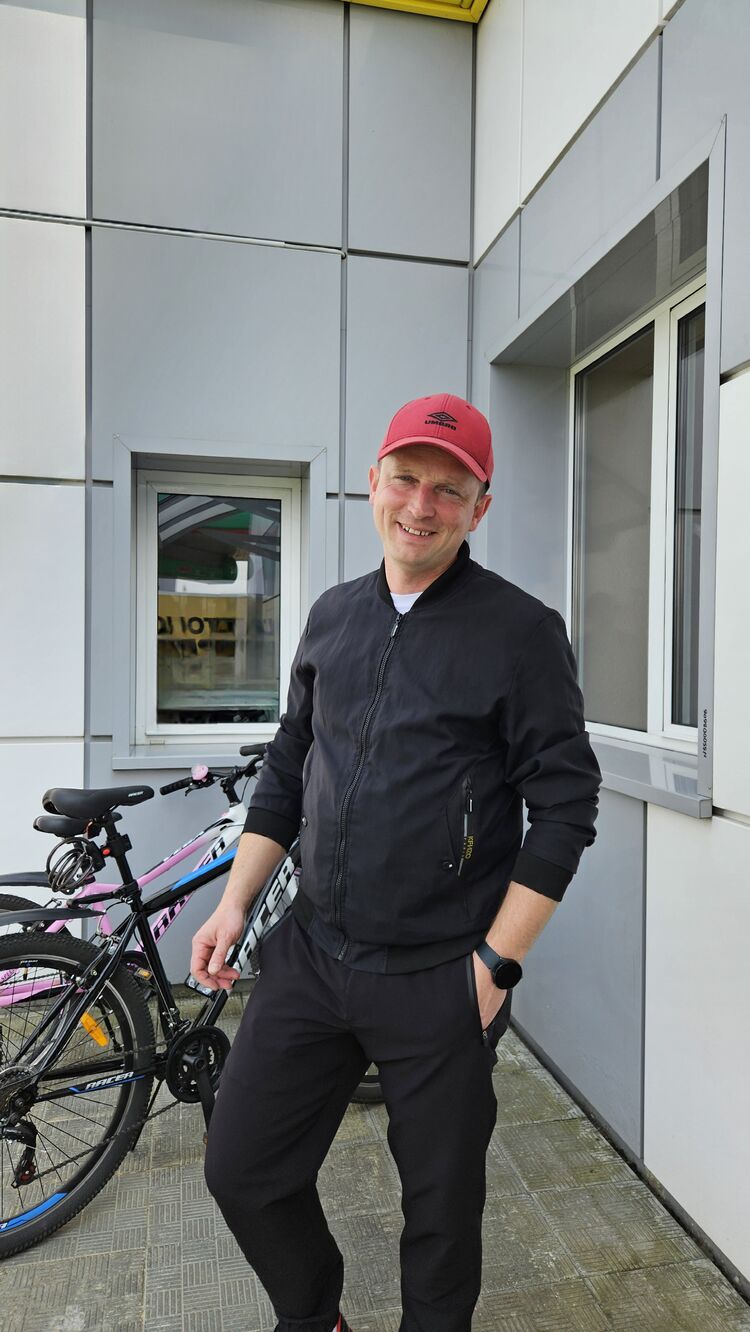  52210939  Donald Trump, 40 ,    