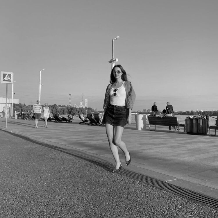  36860749  Yulia, 37 ,    