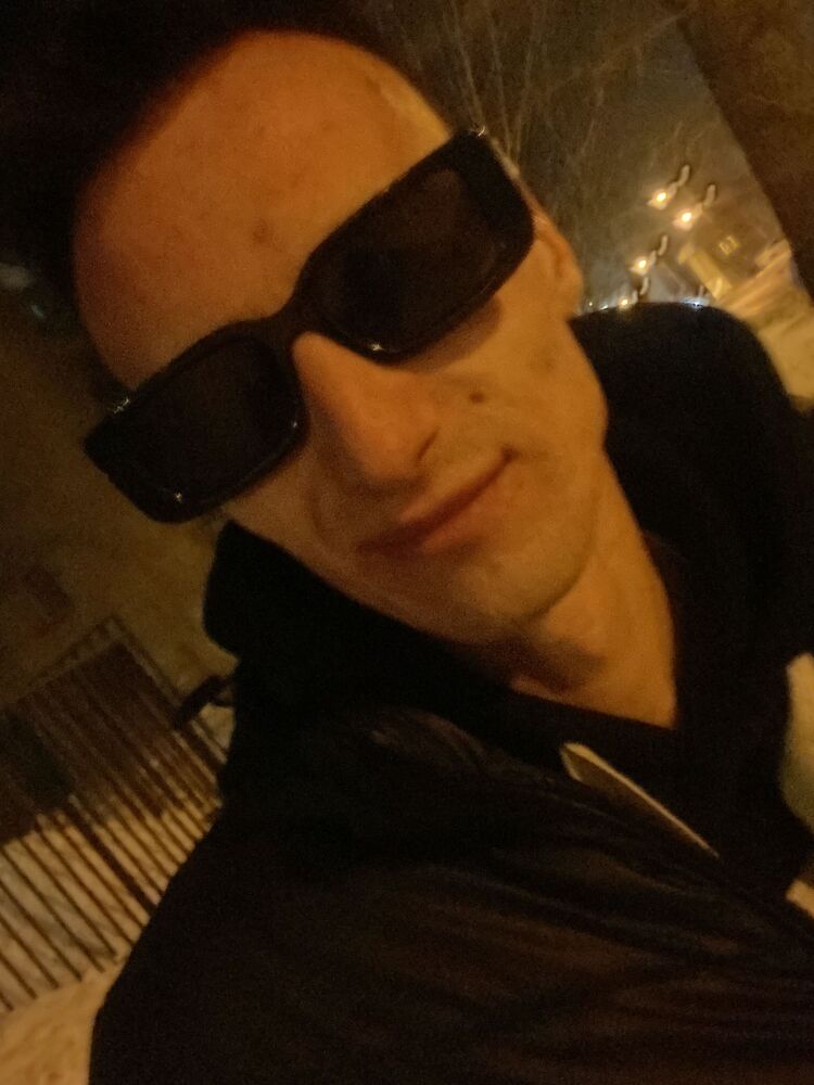  42595279  , 27 ,     