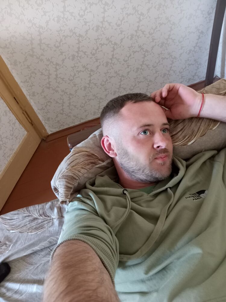  52647879  , 32 ,    