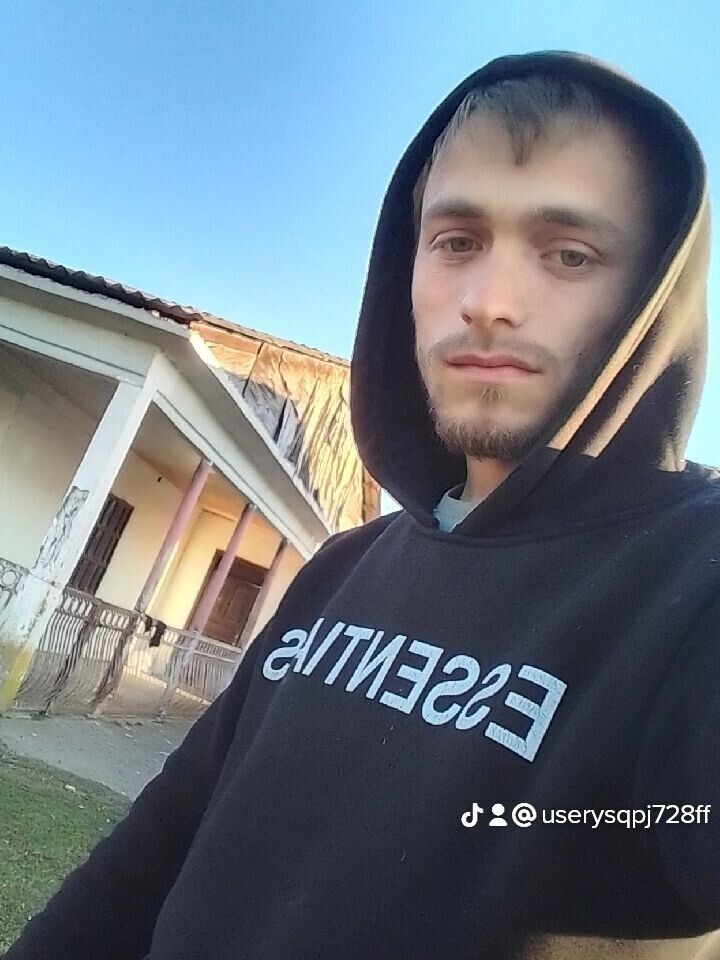  ,   Yanik, 25 ,   ,   