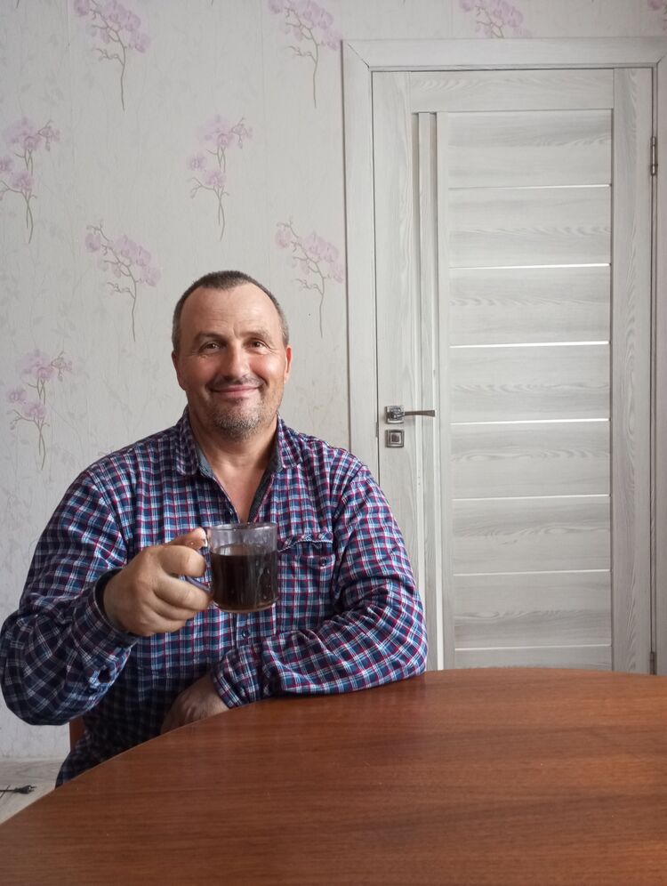  54294379  Aurel, 54 ,    