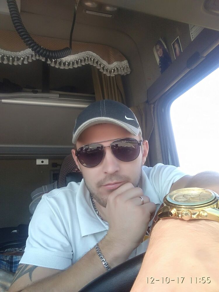  ,   Lukyanenko, 31 ,   ,   , c , 