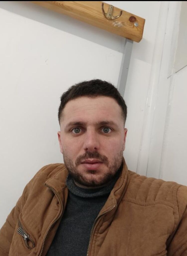  34011919  Ercan, 37 ,    