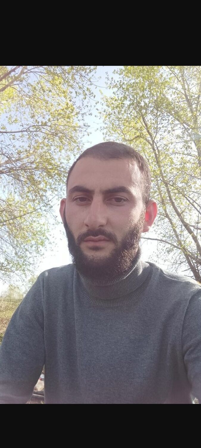  41301099  Muslim, 32 ,    