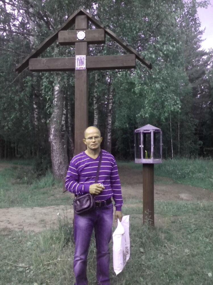  ,   Viktor, 56 ,   