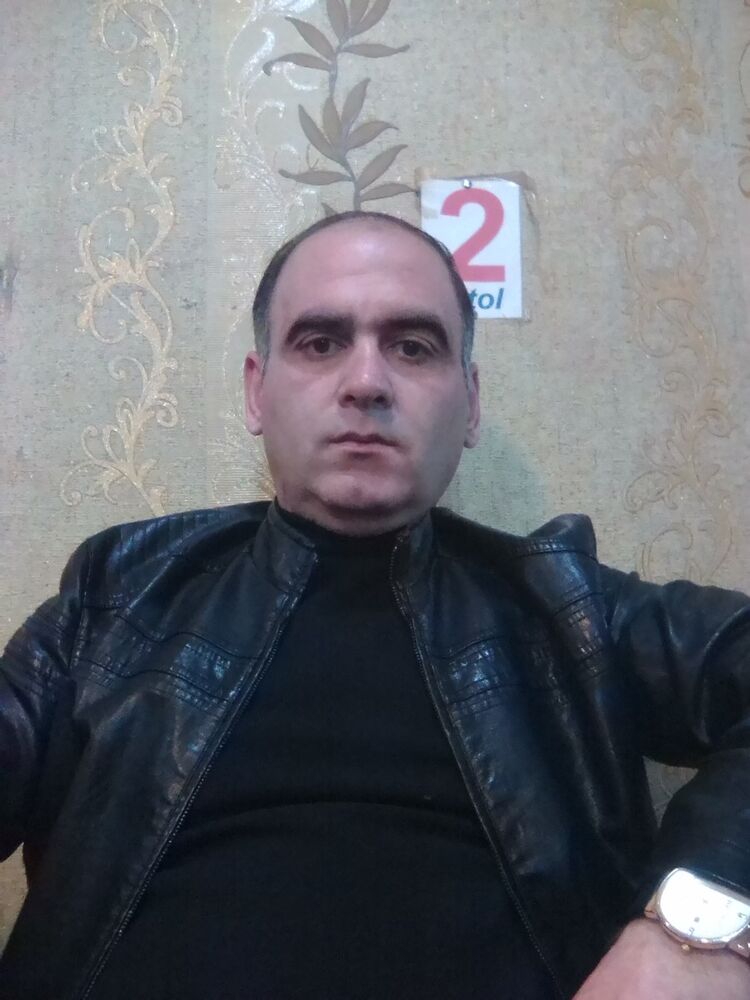  15915879  Zaur, 45 ,    