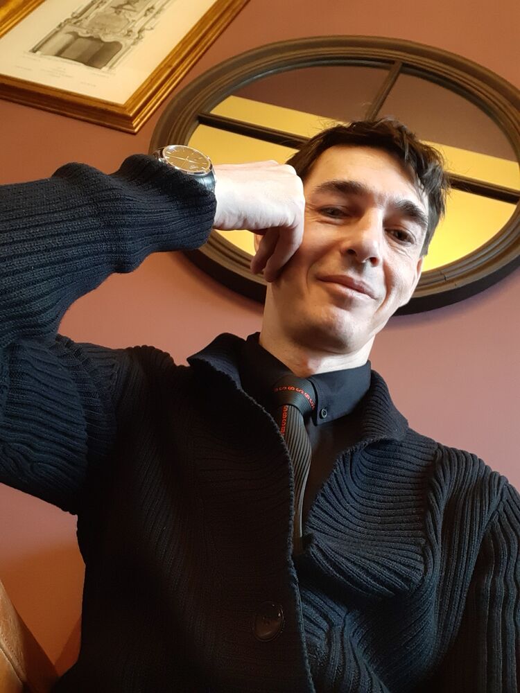  27491739  Manifestor, 46 ,    