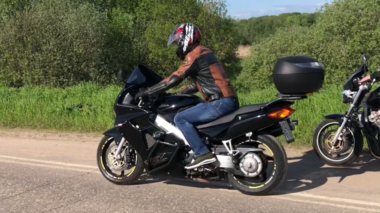  30487259  , 33 ,    