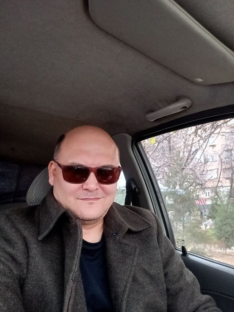  32212639  Vit, 42 ,    