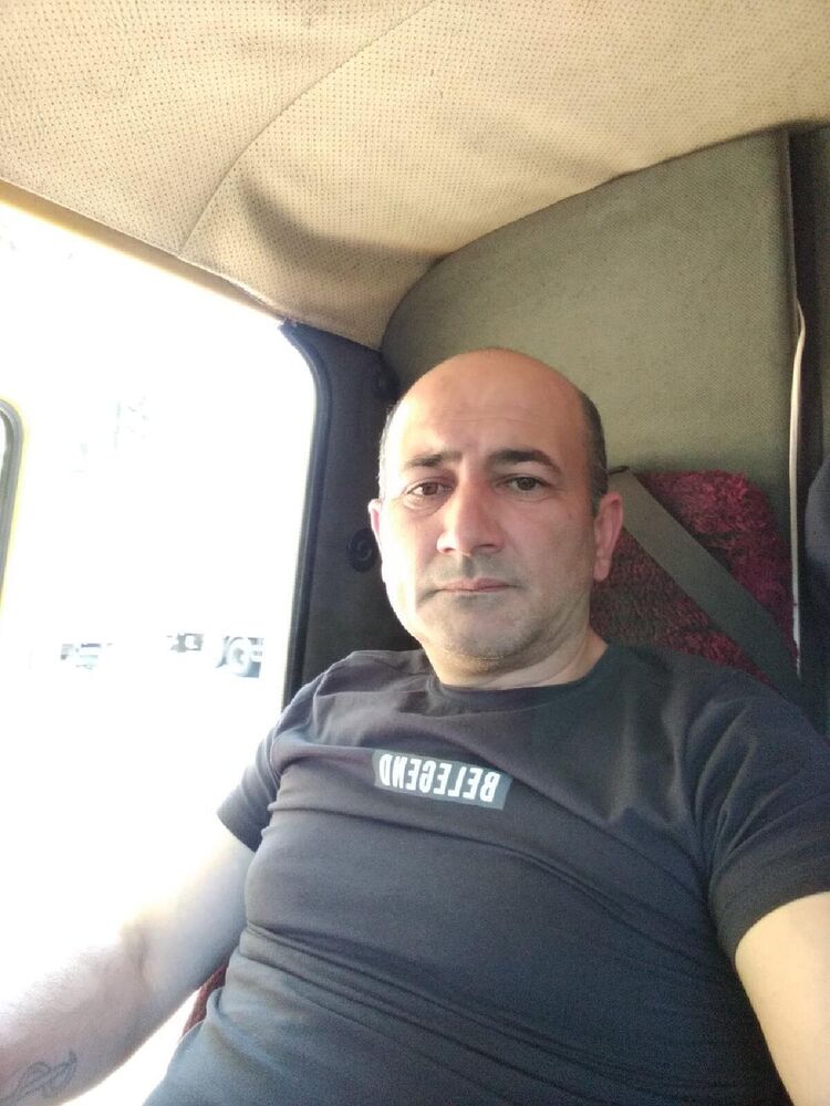  27677869  Huseyn, 46 ,    