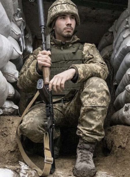  25277359  Ikram, 40 ,    